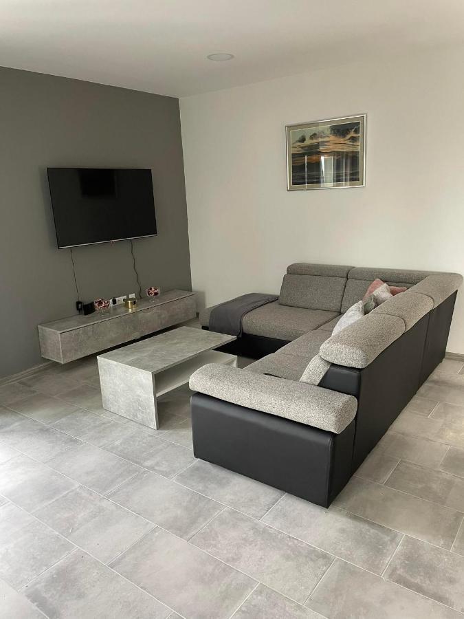 Lukoran Apartman Ivanica מראה חיצוני תמונה